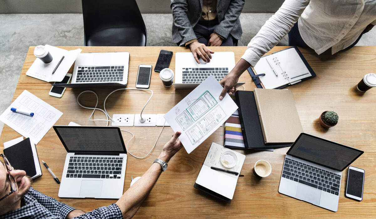 L'équipe SGM2I au travail - Développeurs web, experts SEO et e-commerce réunis dans nos bureaux à Témara